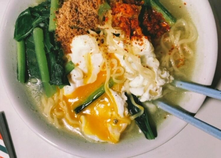 Kenapa Mie Instan Tetap Jadi Makanan Andalan Semua Generasi?