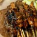 Kulineran Malam di Bandung? Cobain Sate Jando Cihapit yang Legendaris!