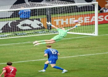 Ben-Foster-MU-Lebih-Baik-Rekrut-Nick-Pope-daripada-Donnarumma-atau-Martinez