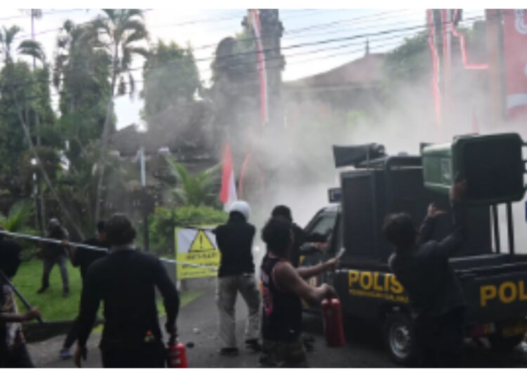 Unjuk Rasa di DPRD Bali Berakhir Ricuh, 138 Orang Ditangkap Polisi