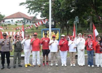 Gebyar 10001 Bendera Merah Putih Simbol Semangat Kebangsaan