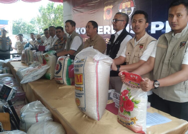Satgas Pangan Polda Jabar Amankan 6 Pelaku Pengoplos Beras