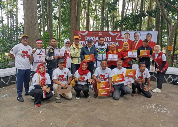 Peringati Hari Kemerdekaan, Kader SOKSI Jabar Seru-seruan di Tahura Dago