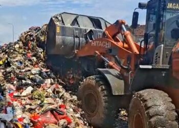 Dari 375 Ton Gunungan Sampah di Pasar Sehat Cileunyi, Baru Setengahnya Dibersihkan