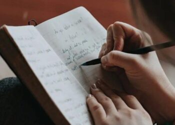 Tips Kurangi Stress dengan Rutin Menulis Jurnal Harian, Penasaran? Yuk Kita Coba