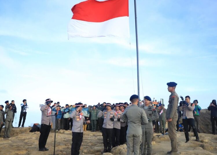Kapolda Jabar Resmikan Shelter Pesat Gatra 93 di Gunung Ciremai 