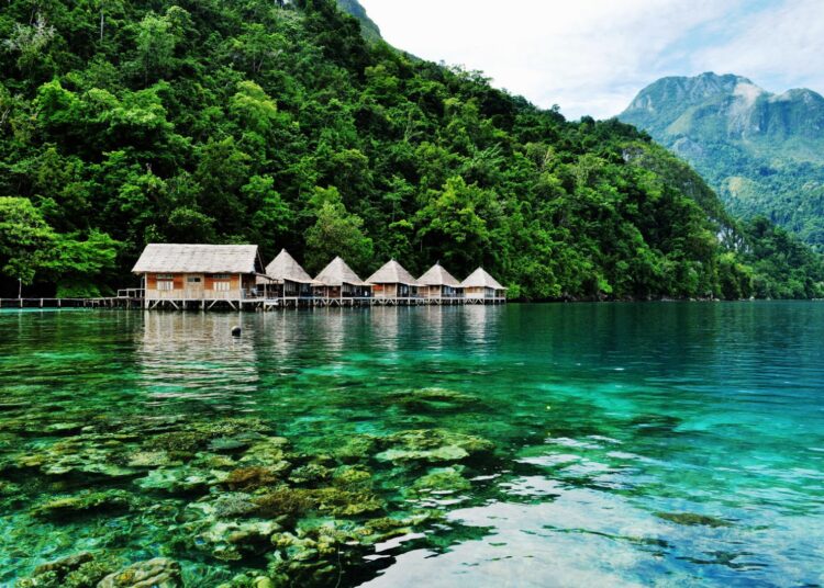 Keindahan Alami Pantai Ora, ‘Jurassic Park’ Indonesia yang Menakjubkan