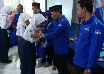 HUT Demokrat Ke 24 di Kuningan Berbagi Sembako dan Santunan Anak Yatim