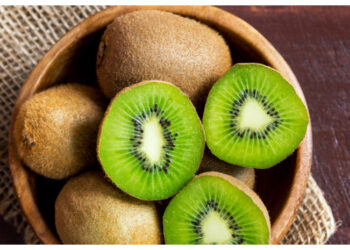 Kiwi, Buah Super untuk Kulit: Mengatasi Kering, Jerawat dan Stretch Mark