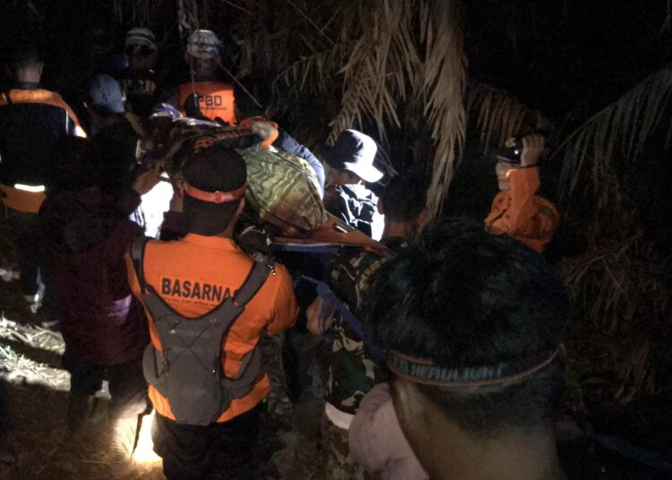 Dasep Hidayat Tewas Terjatuh di Gunung Cakrabuana Sumedang, Tim SAR Gabungan Lakukan Evakuasi
