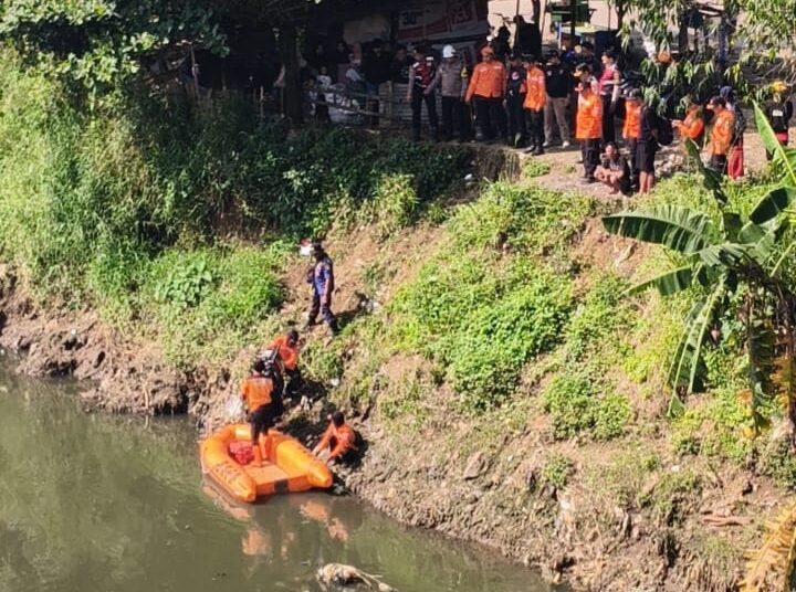 Dayungnya Diduga Patah, 5 Pemburu Biawak di Citarum Margaasih Tenggelam, 3 Selamat dan 2 Hilang