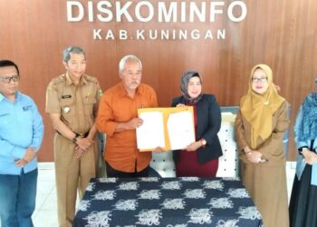 UGJ Cirebon Teken Kerjasama Dengan 6 Kepala Desa di Kuningan Kembangkan Website