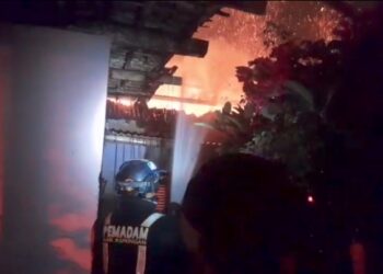 Rumah Guru Cucu di Sangkan Hurip Kuningan Terbakar, Kakek dan Balita Selamat