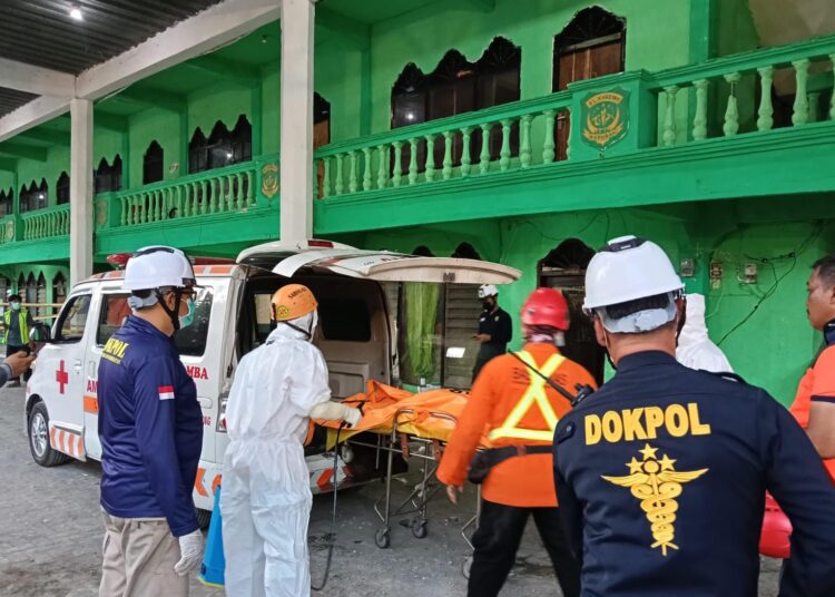 BNPB: Hingga Saat Ini Terdata 60 Orang Meninggal Dunia, 3 Korban Masih Dicari di Reruntuhan Musala Al Khoziny