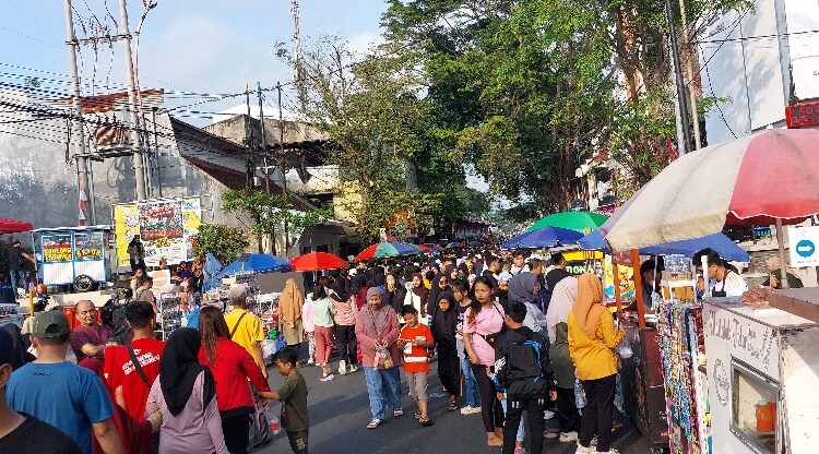 Mendagri Tito: Pertumbuhan Ekonomi Kuningan Terbaik di Pula Jawa