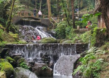 Air Curug Cipeuteuy di Bantaragung Diyakini Bisa Sembuhkan Sejumlah Penyakit