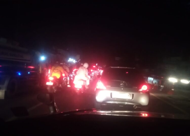 Duh, Jalur Bundaran Cibiru-Tugu Batas Kota Gelap Gulita Gegara Lampu-Lampu PJU Dibiarkan Mati