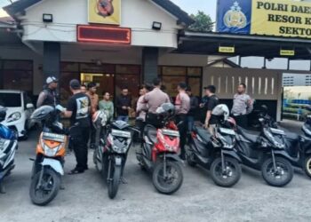 Kerap Tarik Paksa Motor Warga, 9 Mata Elang Diamankan Polsek Cileunyi