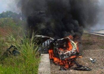 Minibus Toyota Raize Terbakar Hebat di Tol Cisumdawu, Pengemudinya Tewas
