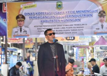 Ratusan PKL Menerima Stimulan Dari Pemkab Kuningan, Masing-masing Rp 300 Ribu