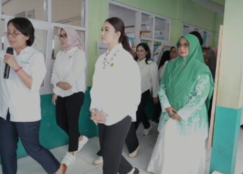 Saat Istri Wapres Gibran Disambut Ketua TP PKK Kabupaten Bandung Berkunjung ke SDN GBI