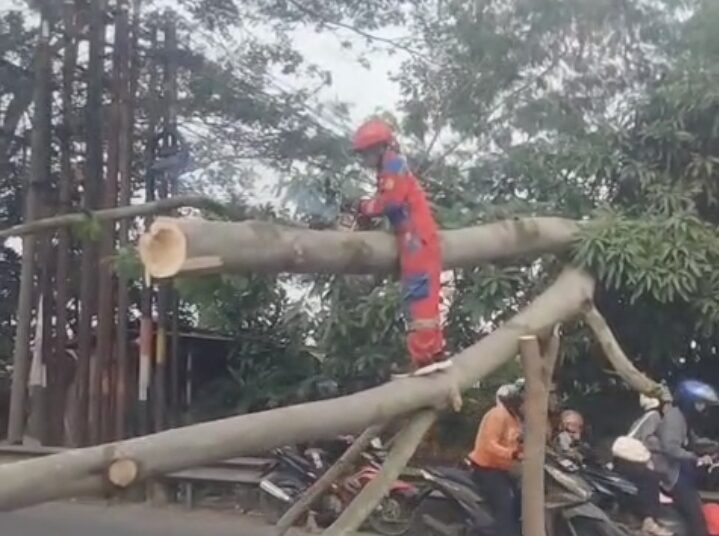 Setelah Soreang, Giliran Bojongsoang dan Baleendah Diterjang Puting Beliung