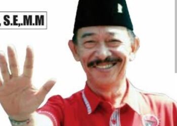 Turunkan Gubernur Banten, Kembalikan Kepsek ke Tempat Semula