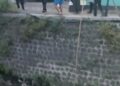 Geger, Ditemukan Jasad Pria Tanpa Identitas Mengambang di Sungai Cipacing Jatinangor