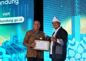 Bio Farma Raih Predikat Pelaku Usaha PMDN Terbaik pada Bandung Investment Summit