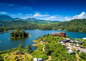 Batu Cinta di Situ Patenggang Diminati Pasangan Remaja