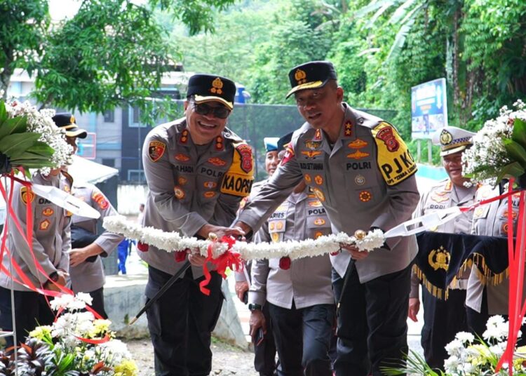 Kapolda Jabar Letakkan Batu Pertama Pembangunan Barak Dalmas di Banjar