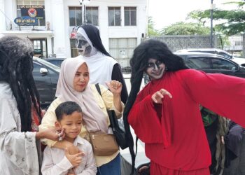 Puluhan Jurig Menghiasi Kota Bandung, Jadi Tontonan Wisatawan