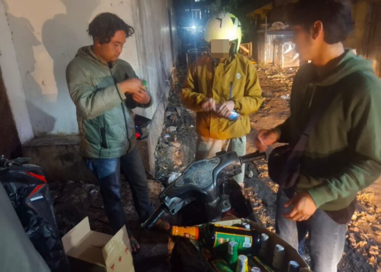 Edarkan Miras melalui COD, Polisi Amankan SS di Pasar Ciawitali
