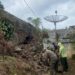 TPT Setinggi 70 Meter Ambruk menimpa 2 Rumah di Cibunut