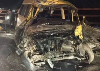 Truk Tronton VS  Angkot “Adu Banteng” di Jembatan Rajamandala, 3 Tewas dan 3 Terluka