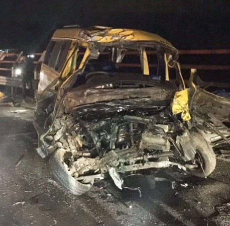 Truk Tronton VS Angkot “Adu Banteng” di Jembatan Rajamandala, 3 Tewas dan 3 Terluka