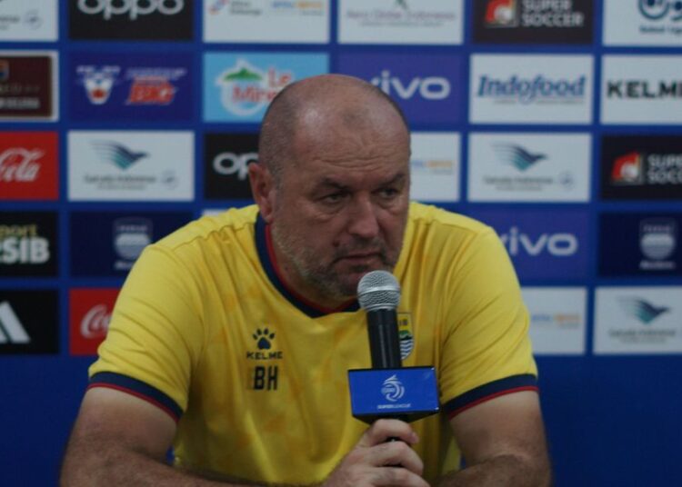 Persib Bandung Siap Tempur Hadapi Dewa United di Stadion GBLA Jumat 21 November 2025, Ini Kata Bojan Hodak