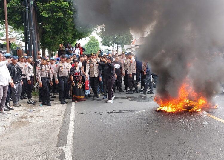 Aliansi Masyarakat Kuningan Menggugat Minta TNGC Dibubarkan