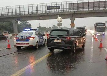 Tol Japek Arah Jakarta Terapkan Contraflow pada Arus Balik Libur Natal