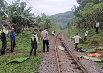 Imas Tewas Tertemper Kereta Api Eksekutif , Polisi Evakuasi Korban