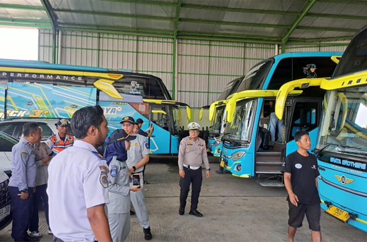 Jelang Nataru di Kuningan, Awak Bus Dites Urine