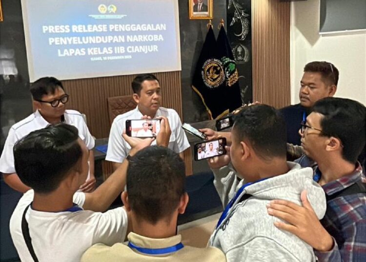 Mau Selundupkan Obat Terlarang ke Dalam Lapas, Tiga Pengunjung Diamankan