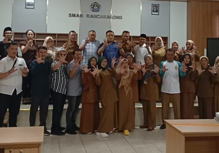 Mengecek Sarana Prasarana Pascagempa di SMAN Rancakalong, Komisi V DPRD Jabar Temukan Ini