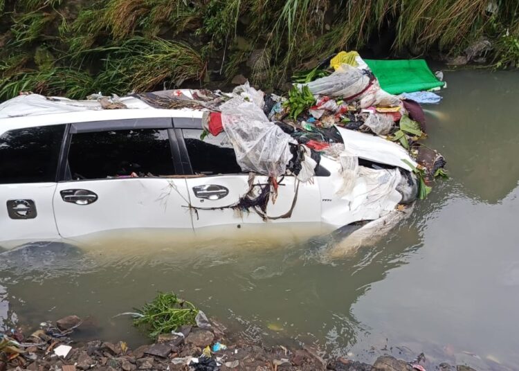 Dua Mobil Terseret Banjir di Margaasih, Kijang Masih Dicari dan Avanza Belum Dievakuasi