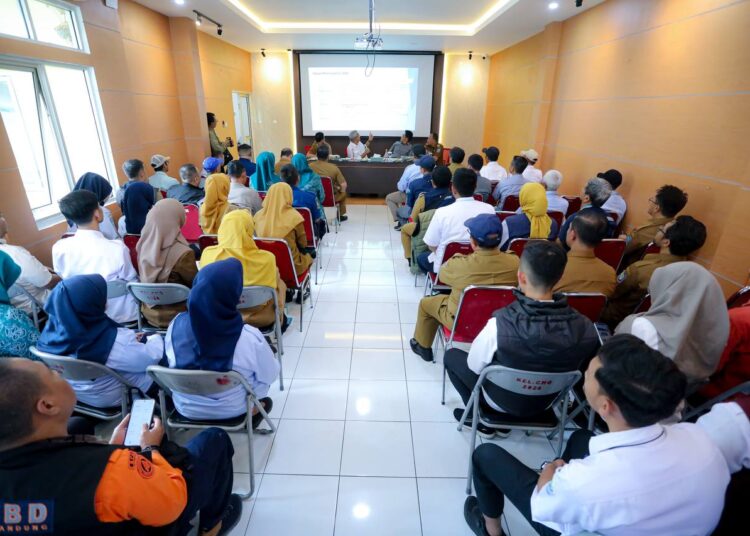 Pedagang Makanan  di Kawasan Diponegoro Akan Ditertibkan