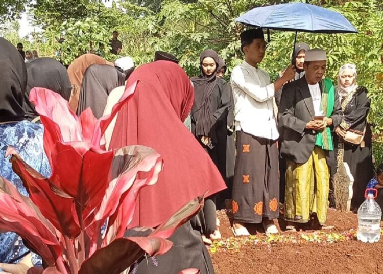 Jasad Pelajar Madrasah Cileunyi yang Tewas Usai Terseret Ombak Pangandaran Dimakamkan