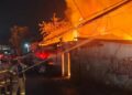 Dalam Hitungan Menit, Gudang Pabrik Rajut di Katapang, Kab. Bandung Ludes Diamuk Api