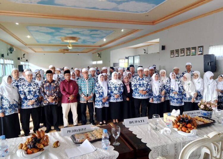 Hj.Tuti Resmi Dilantik Sebagai Ketua IPHI Kuningan Periode 2025-2030