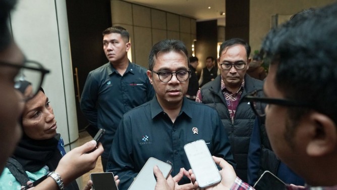 Jadi Kebutuhan Dasar, Wamenkomdigi: Telekomunikasi Sama Pentingnya dengan Listrik dan Air