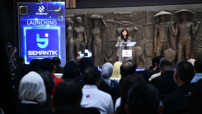 Tekan Penipuan Online, Pemerintah Berlakukan Registrasi Biometrik Nomor Seluler, Ini Penjelasan Menkomdigi
